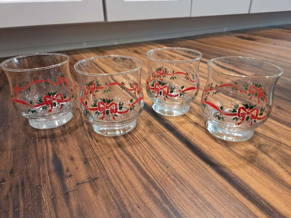 Libbey Gold Rim Christmas Tumblers, Set of 4 Holly & Ribbon Glasses, Drinkware